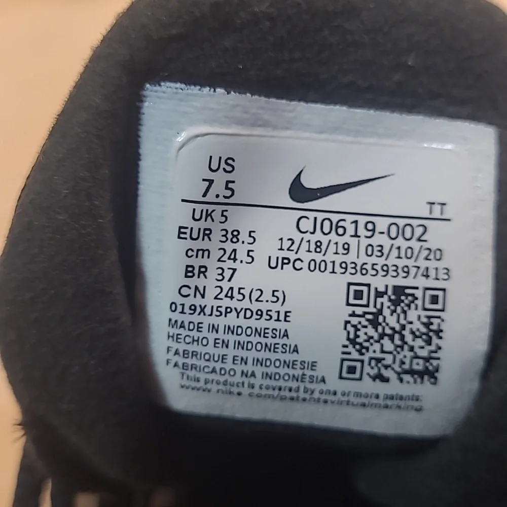 Nike Air Max 270 React Black White Women's Athletic Shoes CJ0619-002 - Picture 10 of 10